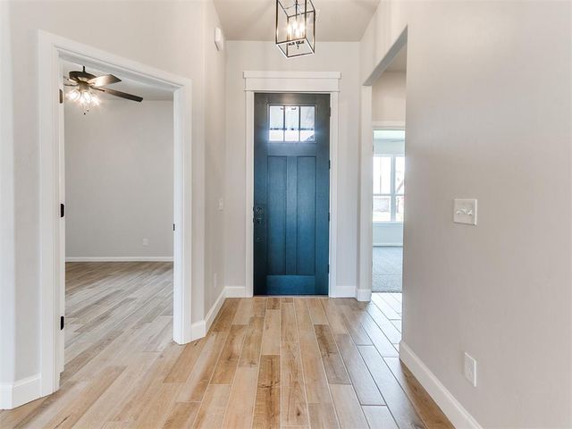 2801 Summit Hollow Circle, Norman, OK 73071