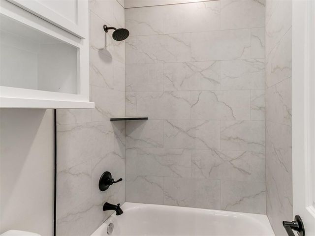 2801 Summit Hollow Circle, Norman, OK 73071