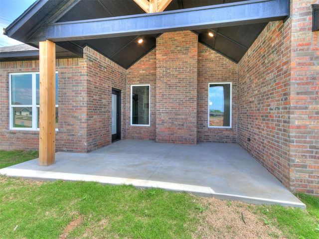 2801 Summit Hollow Circle, Norman, OK 73071