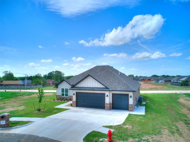2801 Summit Hollow Circle, Norman, OK 73071