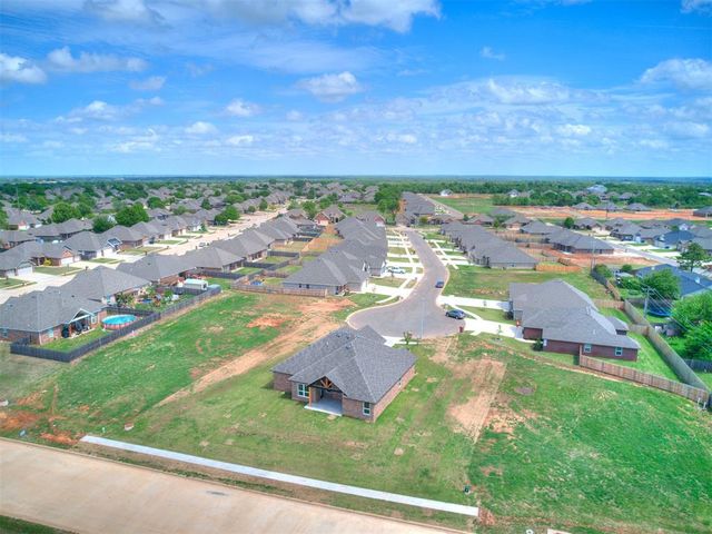 2801 Summit Hollow Circle, Norman, OK 73071