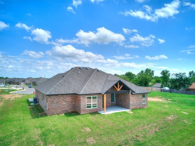 2801 Summit Hollow Circle, Norman, OK 73071