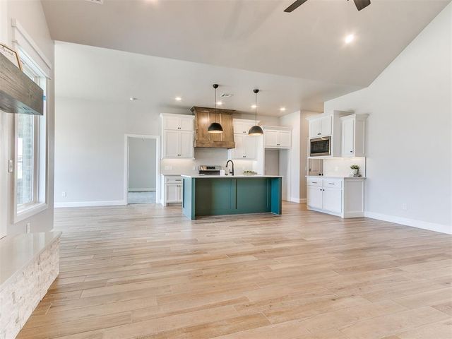 2801 Summit Hollow Circle, Norman, OK 73071