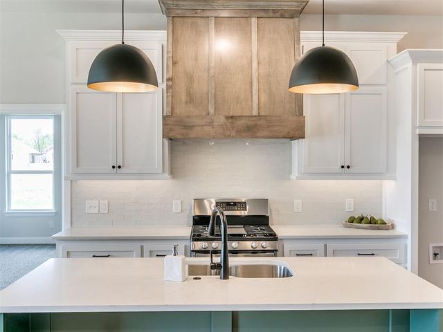2801 Summit Hollow Circle, Norman, OK 73071