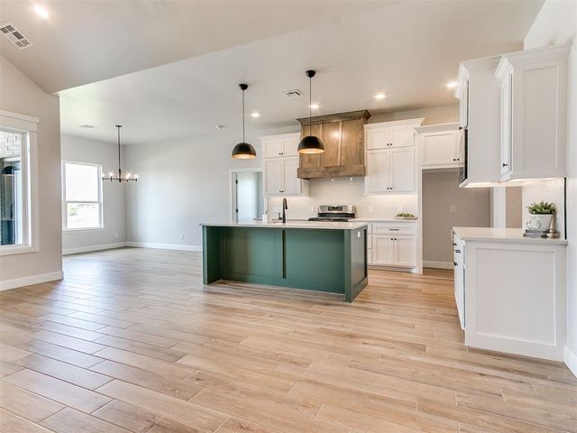 2801 Summit Hollow Circle, Norman, OK 73071