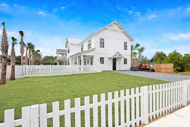 4458 Luke Avenue, Destin, FL 32541
