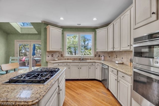 12 Sentinel Dr, Bernards Twp., NJ 07920