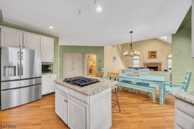 12 Sentinel Dr, Bernards Twp., NJ 07920