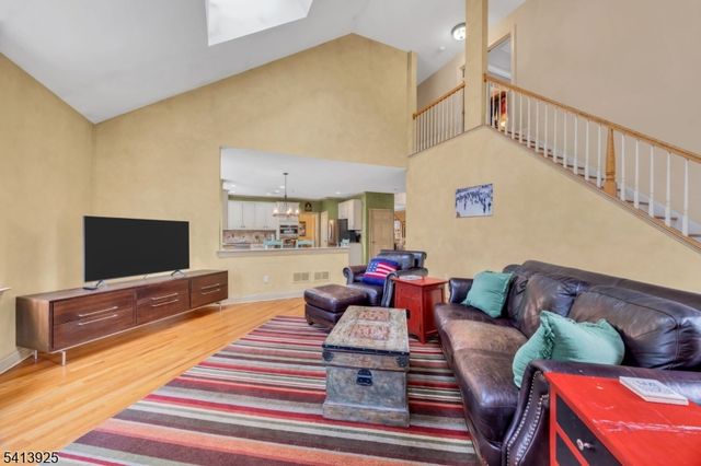 12 Sentinel Dr, Bernards Twp., NJ 07920