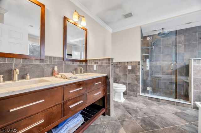 12 Sentinel Dr, Bernards Twp., NJ 07920