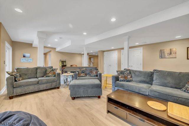 12 Sentinel Dr, Bernards Twp., NJ 07920