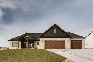 2875 Wildflower Lane SW, Rochester Twp, MN 55902