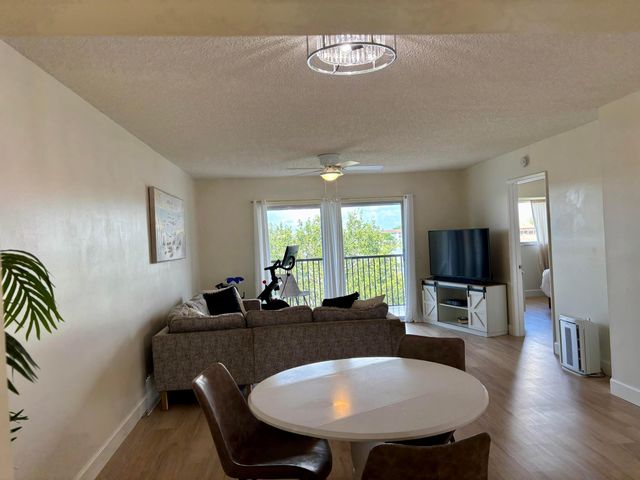 1400 SW 131st Way 408q, Pembroke Pines, FL 33027