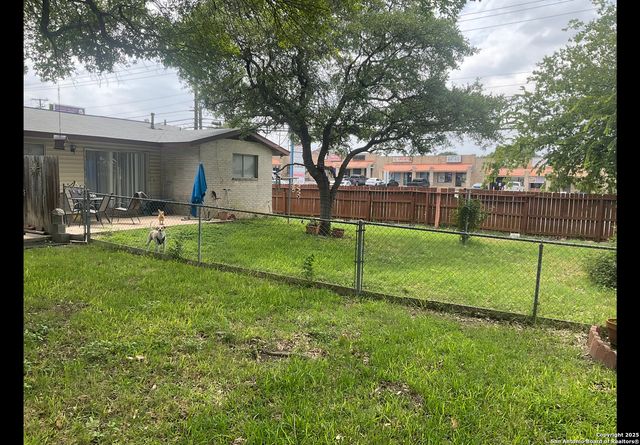 1035 Fabulous, San Antonio, TX 78213