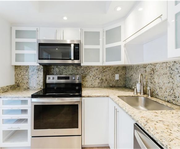2671 S COURSE Drive S 908, Pompano Beach, FL 33069