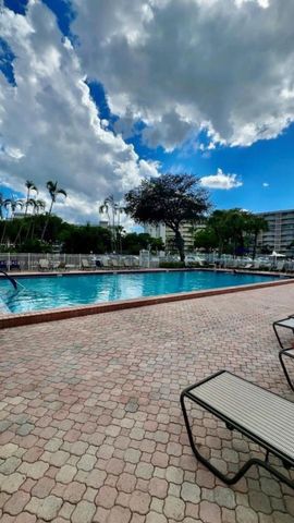 2671 S COURSE Drive S 908, Pompano Beach, FL 33069