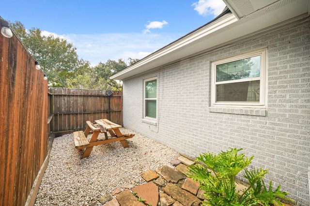 6449 Country Club Drive, Houston, TX 77023