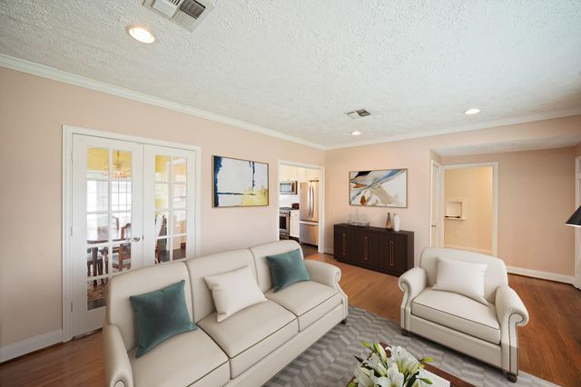 6449 Country Club Drive, Houston, TX 77023