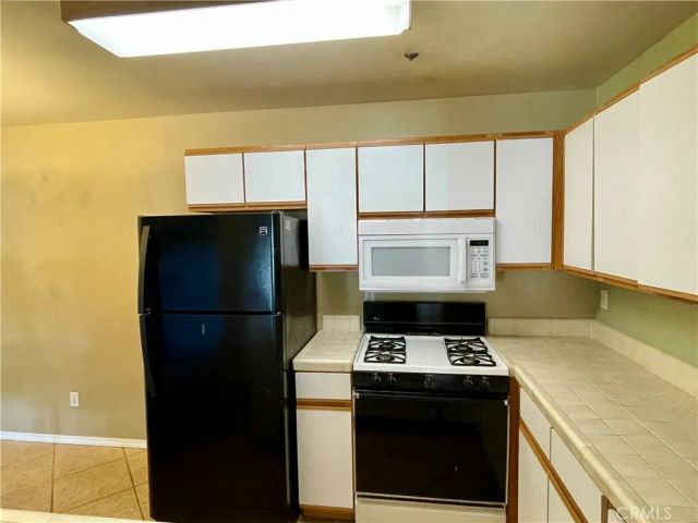 2475 Village Green, Santa Maria, CA 93455