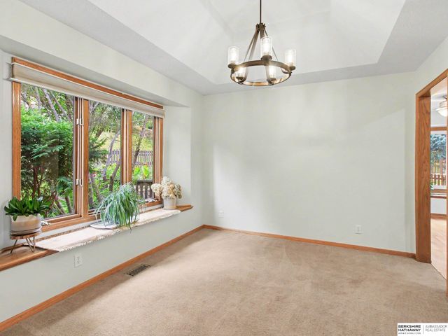 15367 Lake Circle, Omaha, NE 68116