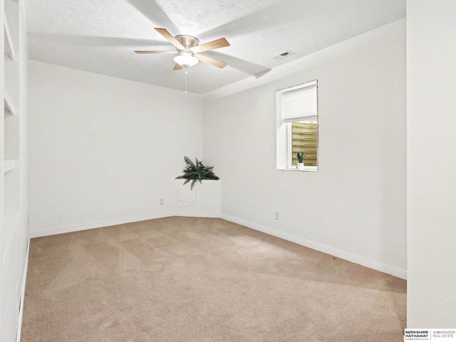 15367 Lake Circle, Omaha, NE 68116