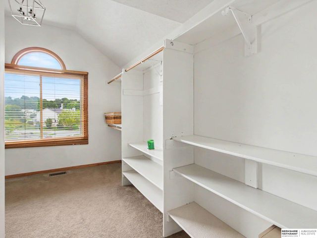 15367 Lake Circle, Omaha, NE 68116
