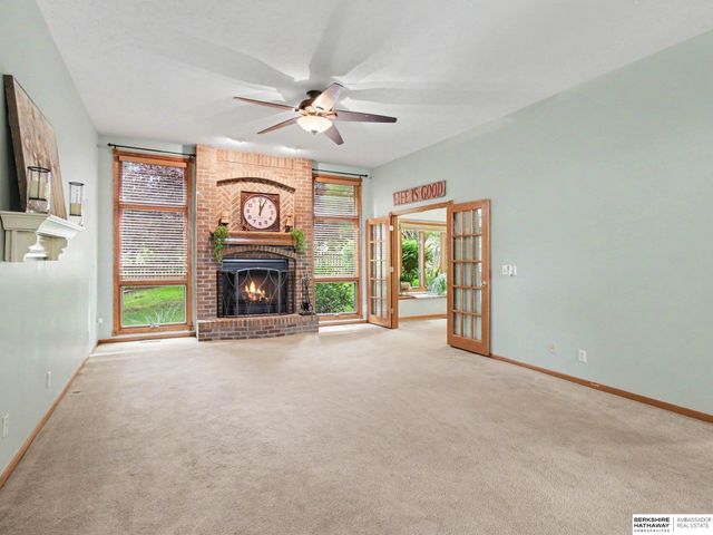 15367 Lake Circle, Omaha, NE 68116