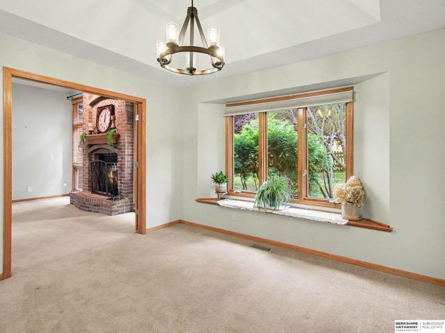 15367 Lake Circle, Omaha, NE 68116