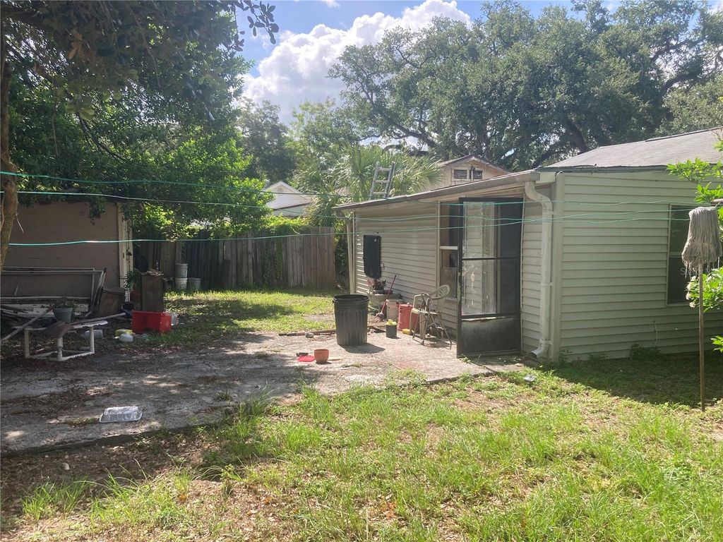 Image 22 of property listing at 1716 E CHELSEA STREET, Tampa, FL 33610