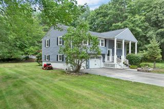 2 Forest Street, Londonderry, NH 03053