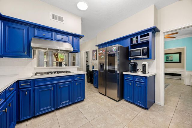 12511 Oak Plaza Drive, Cypress, TX 77429