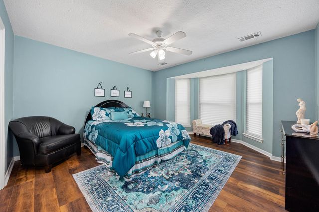 12511 Oak Plaza Drive, Cypress, TX 77429