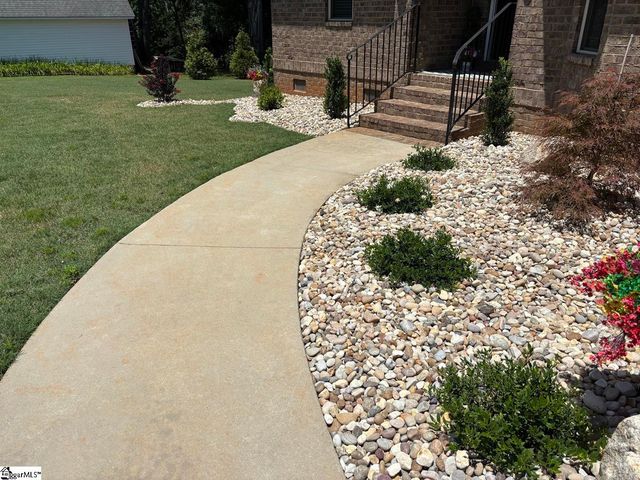 207 Poplar Ridge Road, Simpsonville, SC 29681