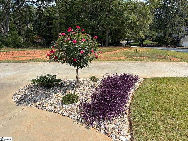 207 Poplar Ridge Road, Simpsonville, SC 29681