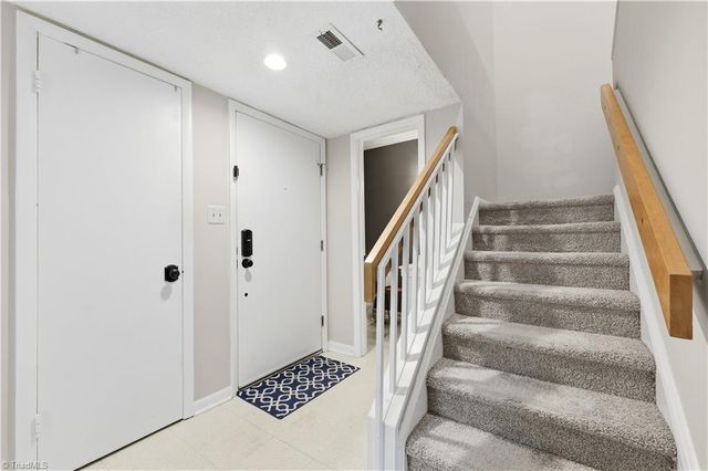 301 Village Lane B, Greensboro, NC 27409