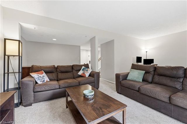 301 Village Lane B, Greensboro, NC 27409
