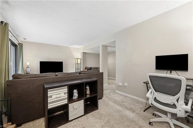 301 Village Lane B, Greensboro, NC 27409