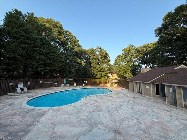 301 Village Lane B, Greensboro, NC 27409