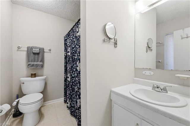 301 Village Lane B, Greensboro, NC 27409