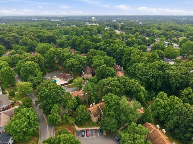 301 Village Lane B, Greensboro, NC 27409
