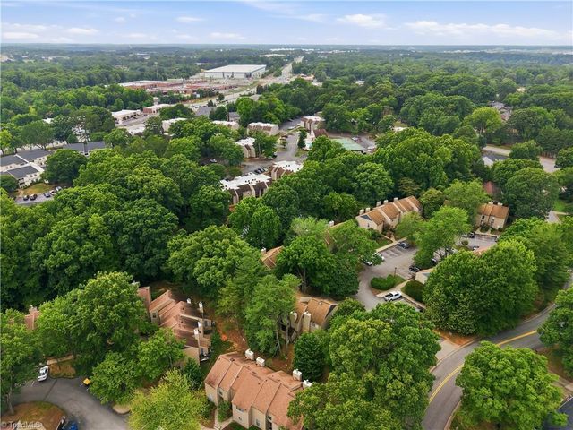 301 Village Lane B, Greensboro, NC 27409