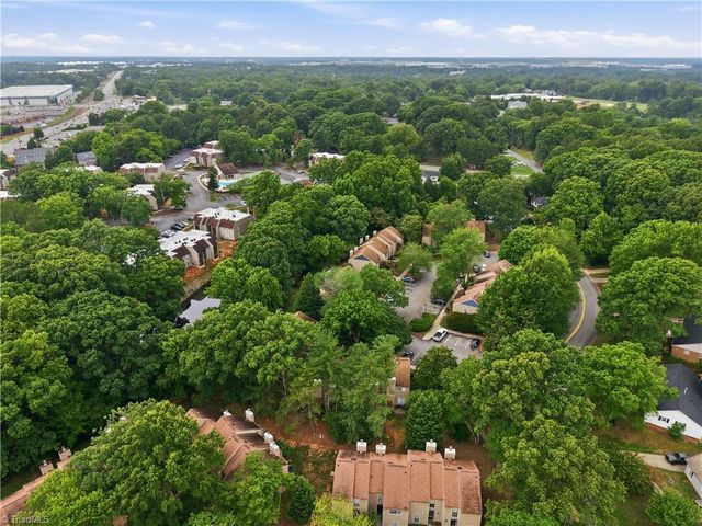 301 Village Lane B, Greensboro, NC 27409