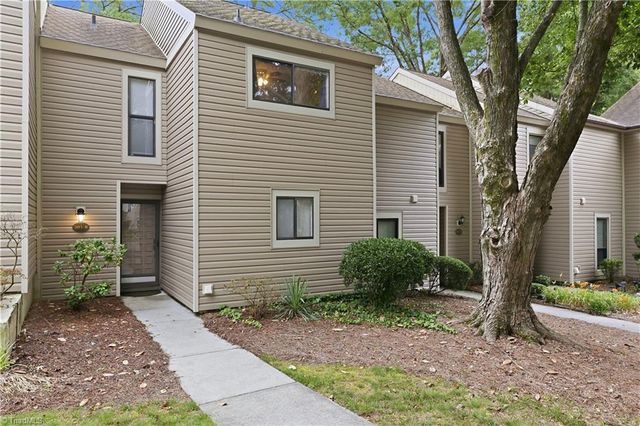 301 Village Lane B, Greensboro, NC 27409