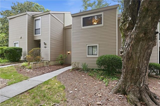 301 Village Lane B, Greensboro, NC 27409