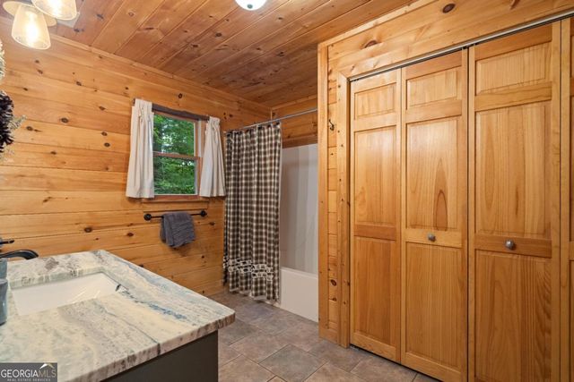 60 Clubhouse Court, Ellijay, GA 30536