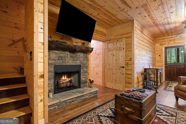 60 Clubhouse Court, Ellijay, GA 30536