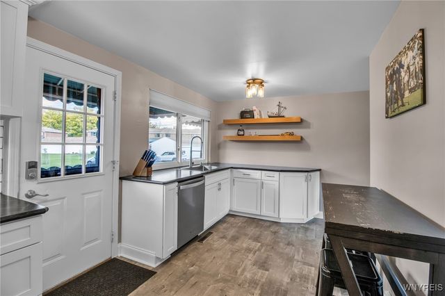 188 Dover Drive, West Seneca, NY 14224