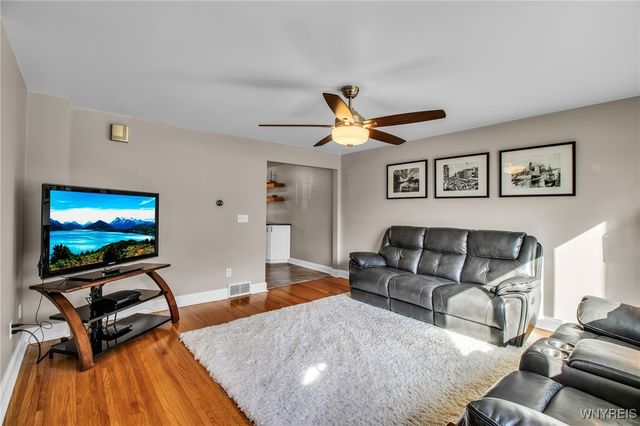 188 Dover Drive, West Seneca, NY 14224