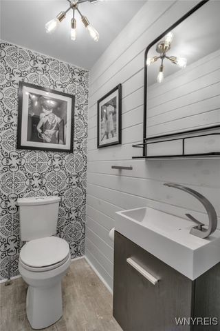 188 Dover Drive, West Seneca, NY 14224