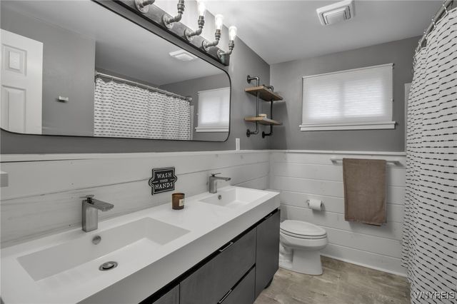 188 Dover Drive, West Seneca, NY 14224